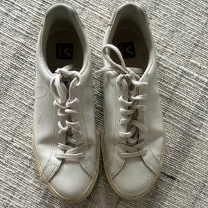 Veja Men's Esplar Sneaker, Leather White on White, Size M10 (43)